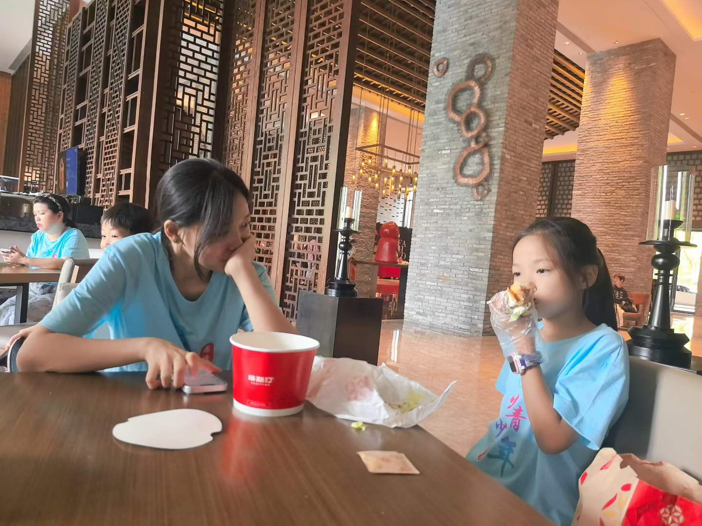 学习之外,相伴的片刻同样珍贵。