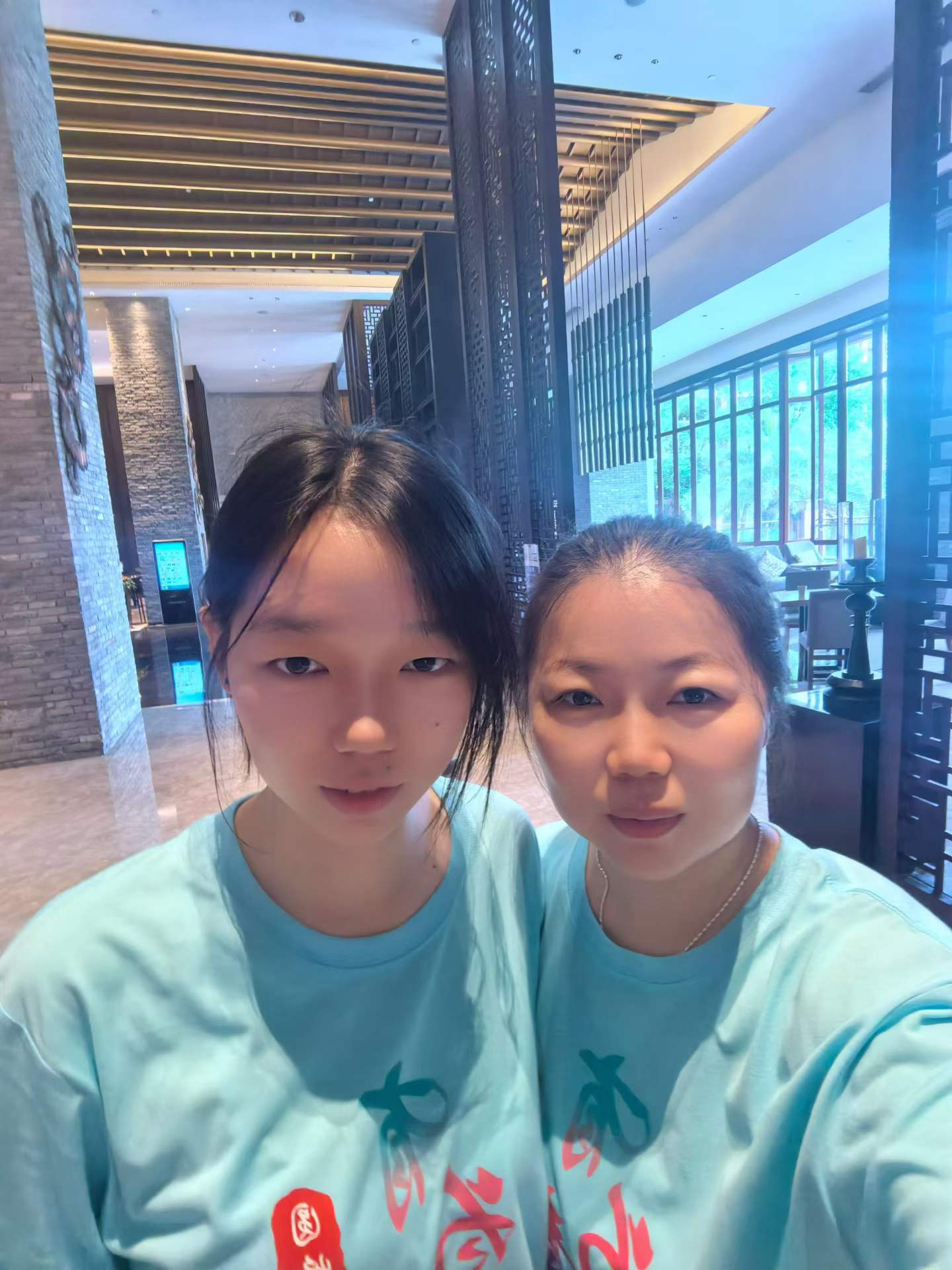 与孩子同行,也与孩子共同成长。